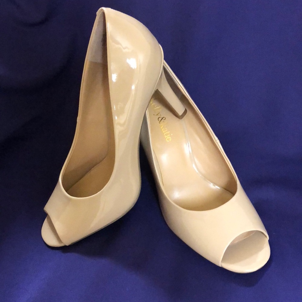 *NEW peep toe patent shoes